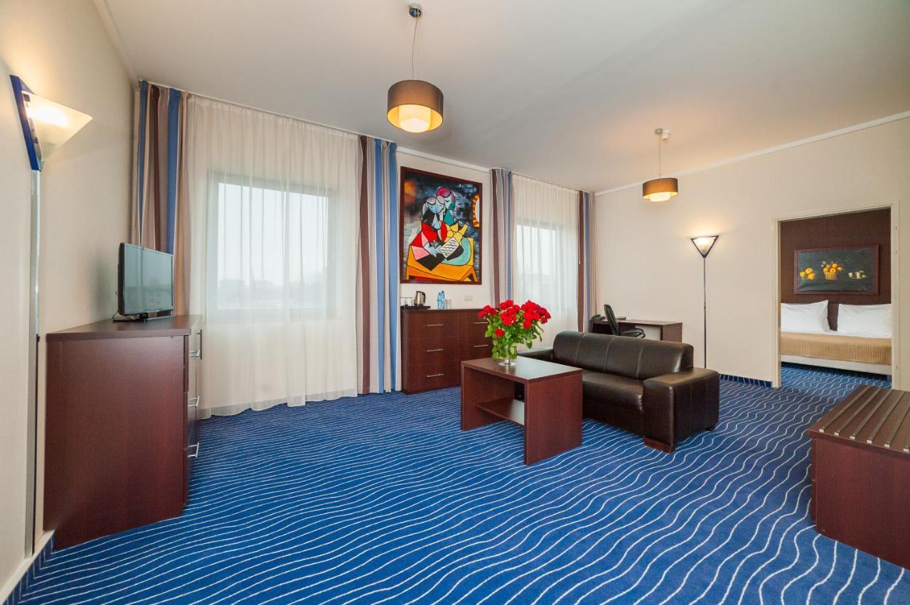 Express Krakow Hotel Kraków Exteriör bild